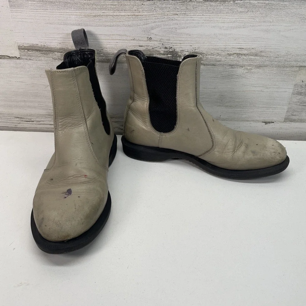 Dr. Martens Flora Chelsea Boots Grey Leather Womens 9 Pull On AW004 CK 09 Q